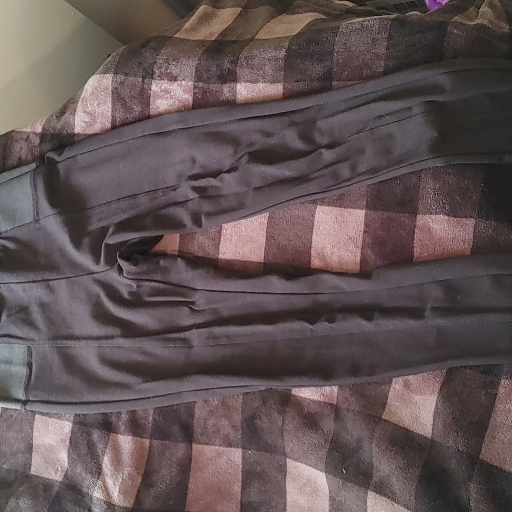 🌸Le Chateau BLACK size 6 pants